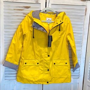 Women’s Hooded Raincoat